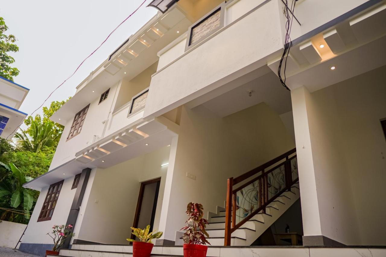 Shimano Square Guest House Варкала Екстериор снимка