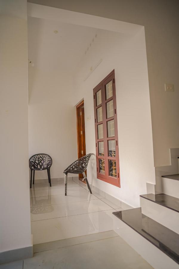 Shimano Square Guest House Варкала Екстериор снимка