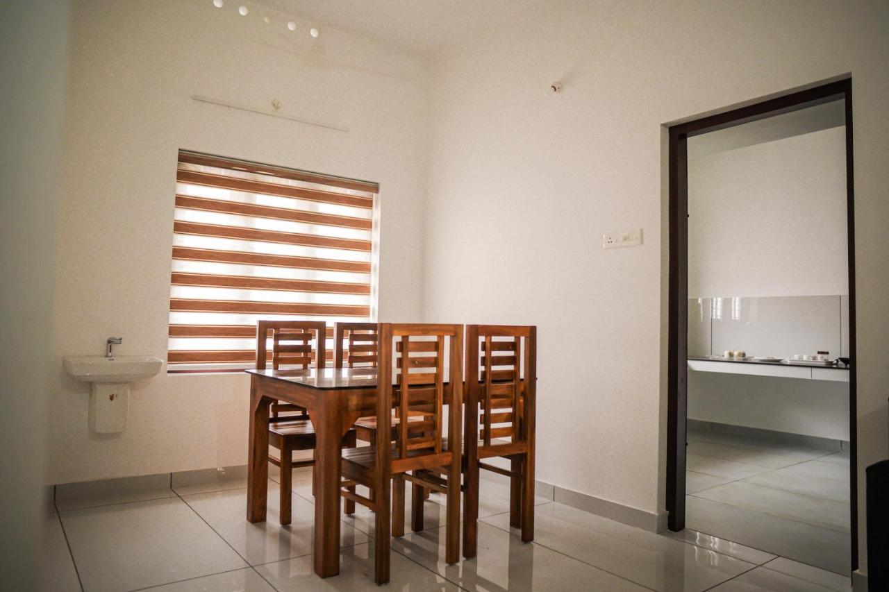 Shimano Square Guest House Варкала Екстериор снимка